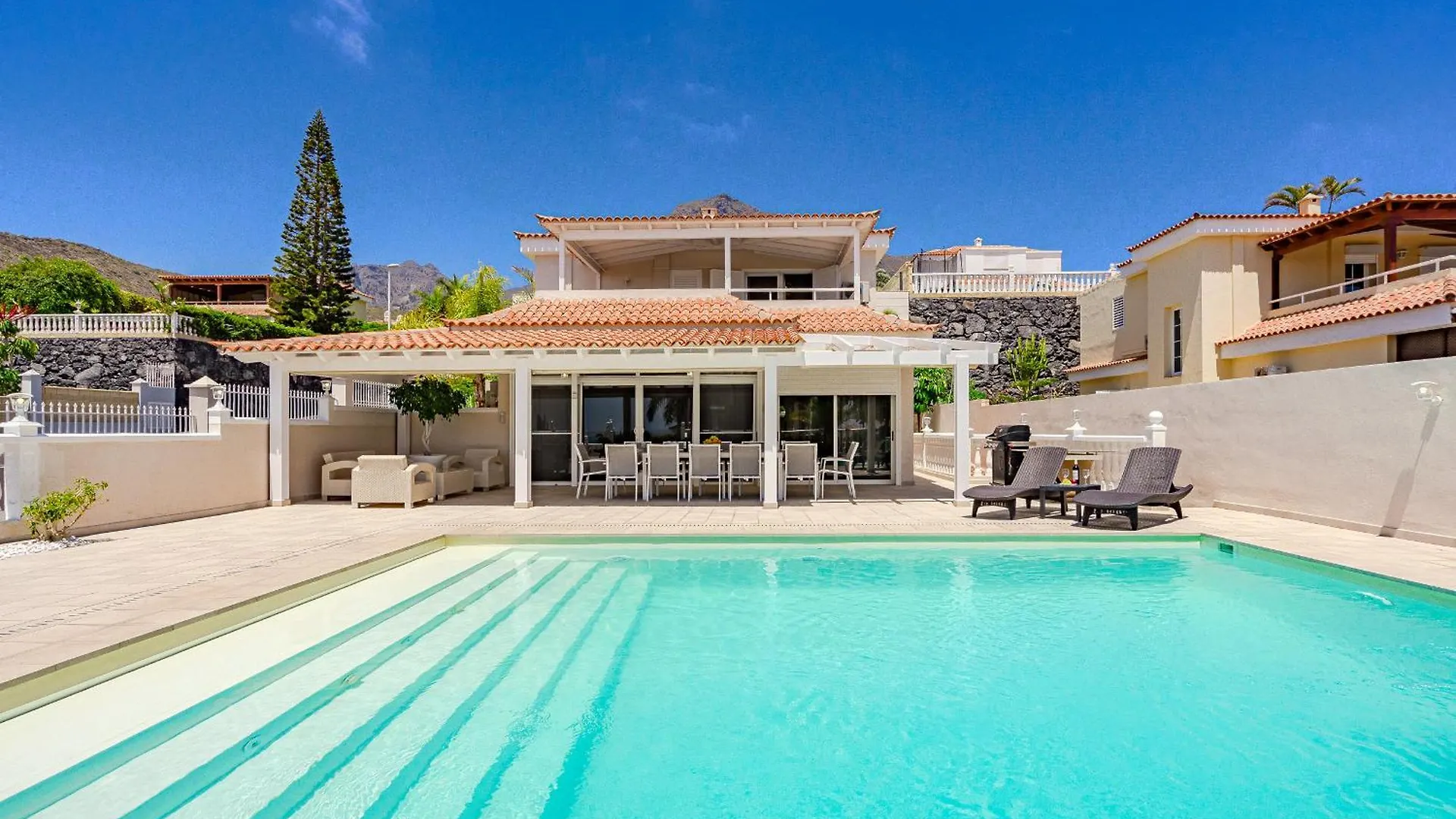 Villa Sabina - 6 Bedroom House contacts